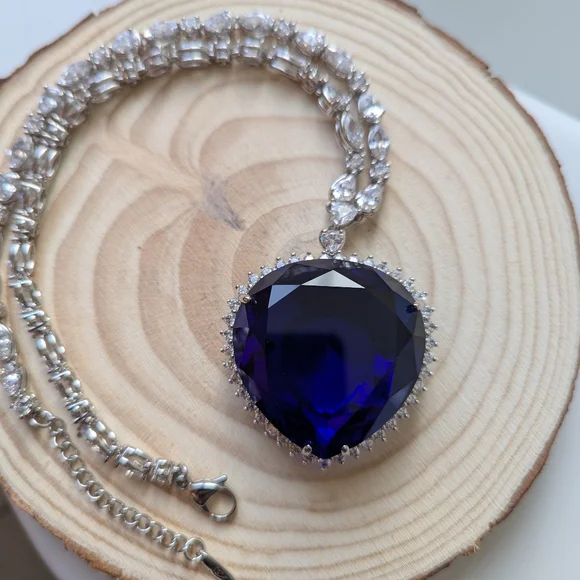 Heart of the ocean Titanic Rose necklace - Picture 3 of 11